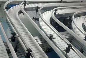 核心硬件材質(zhì)對(duì)柔性鏈輸送線的價(jià)格有什么影響？